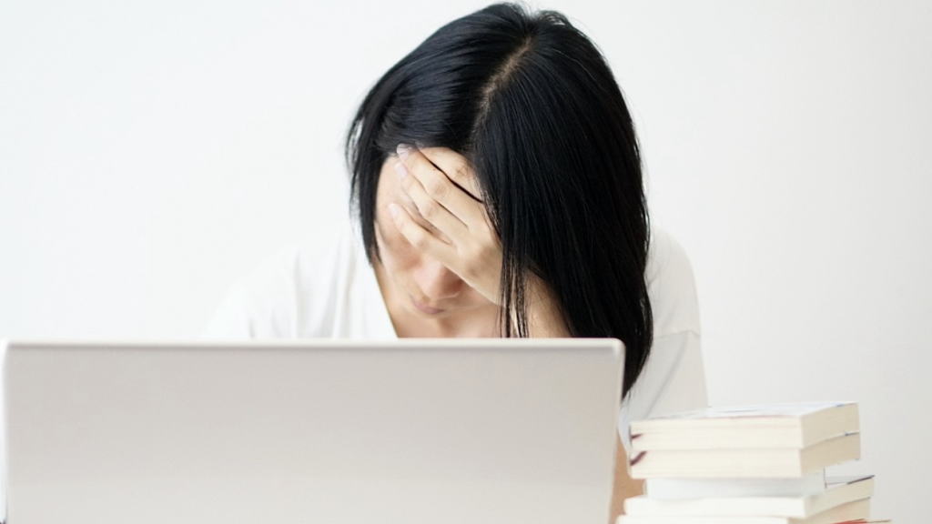 気分の良くない様子イメージ